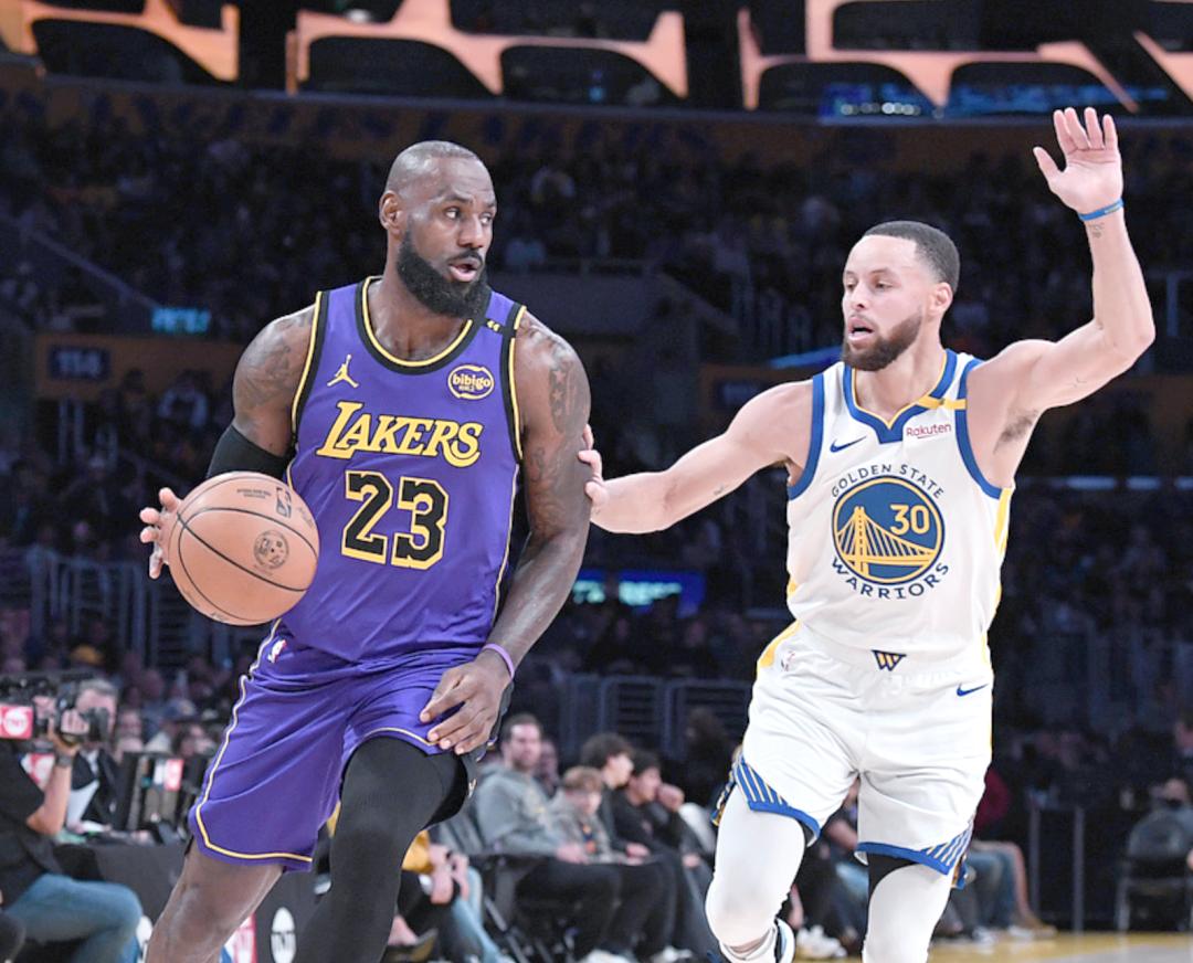 包含国际比赛日罗马调整名单以备NBA常规赛勇士怒砍23分，蒂姆与50激战独行侠分钟都惊呆了的词条