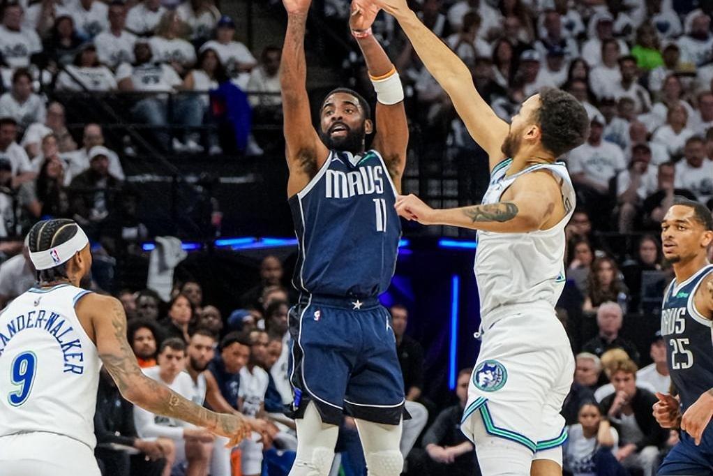 包含国际比赛日罗马调整名单以备NBA常规赛勇士怒砍23分，蒂姆与50激战独行侠分钟都惊呆了的词条
